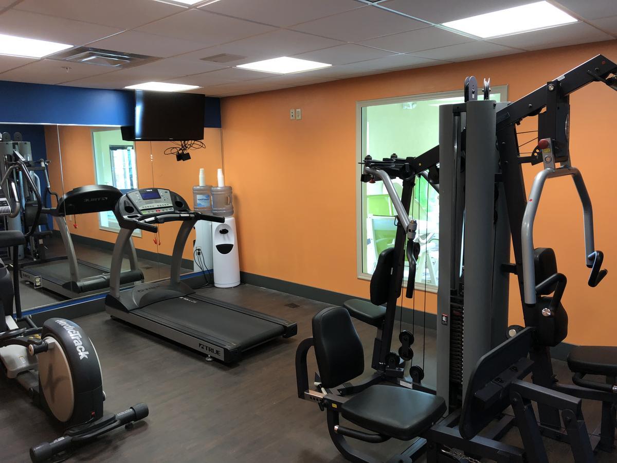 Countryview Inn & Suites Robinson Екстериор снимка