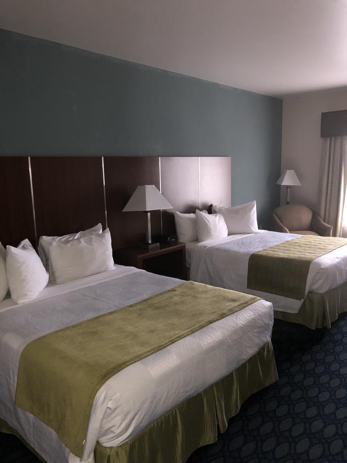 Countryview Inn & Suites Robinson Екстериор снимка