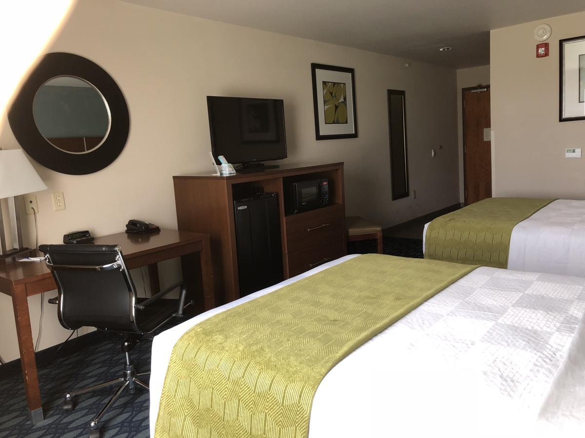 Countryview Inn & Suites Robinson Екстериор снимка