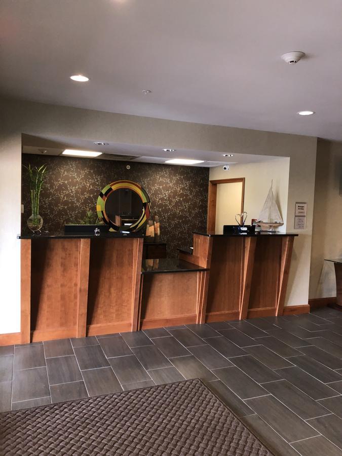 Countryview Inn & Suites Robinson Екстериор снимка