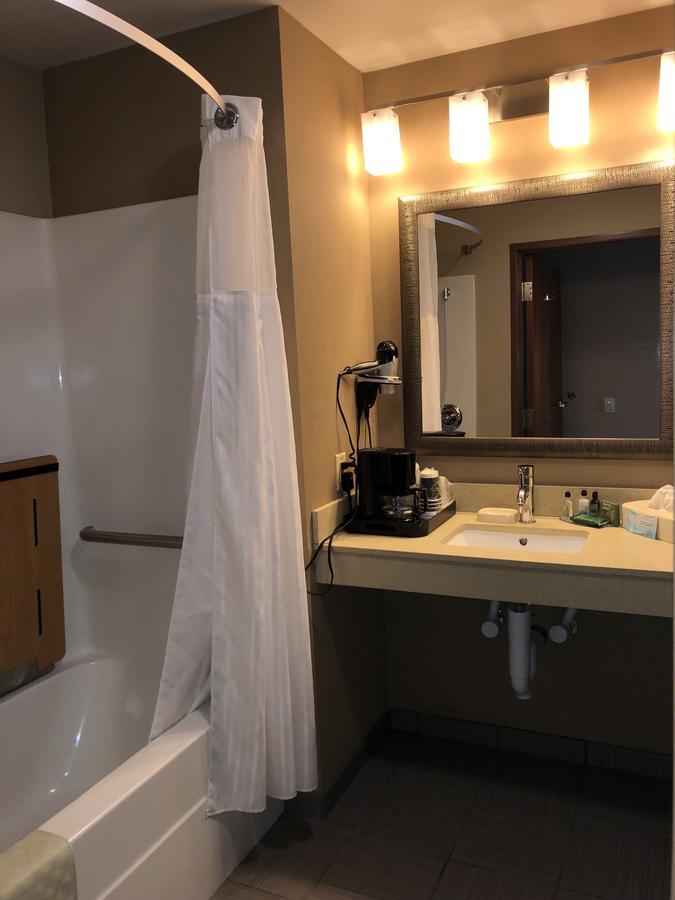 Countryview Inn & Suites Robinson Екстериор снимка
