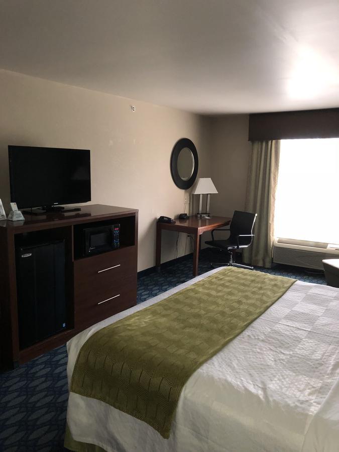 Countryview Inn & Suites Robinson Екстериор снимка