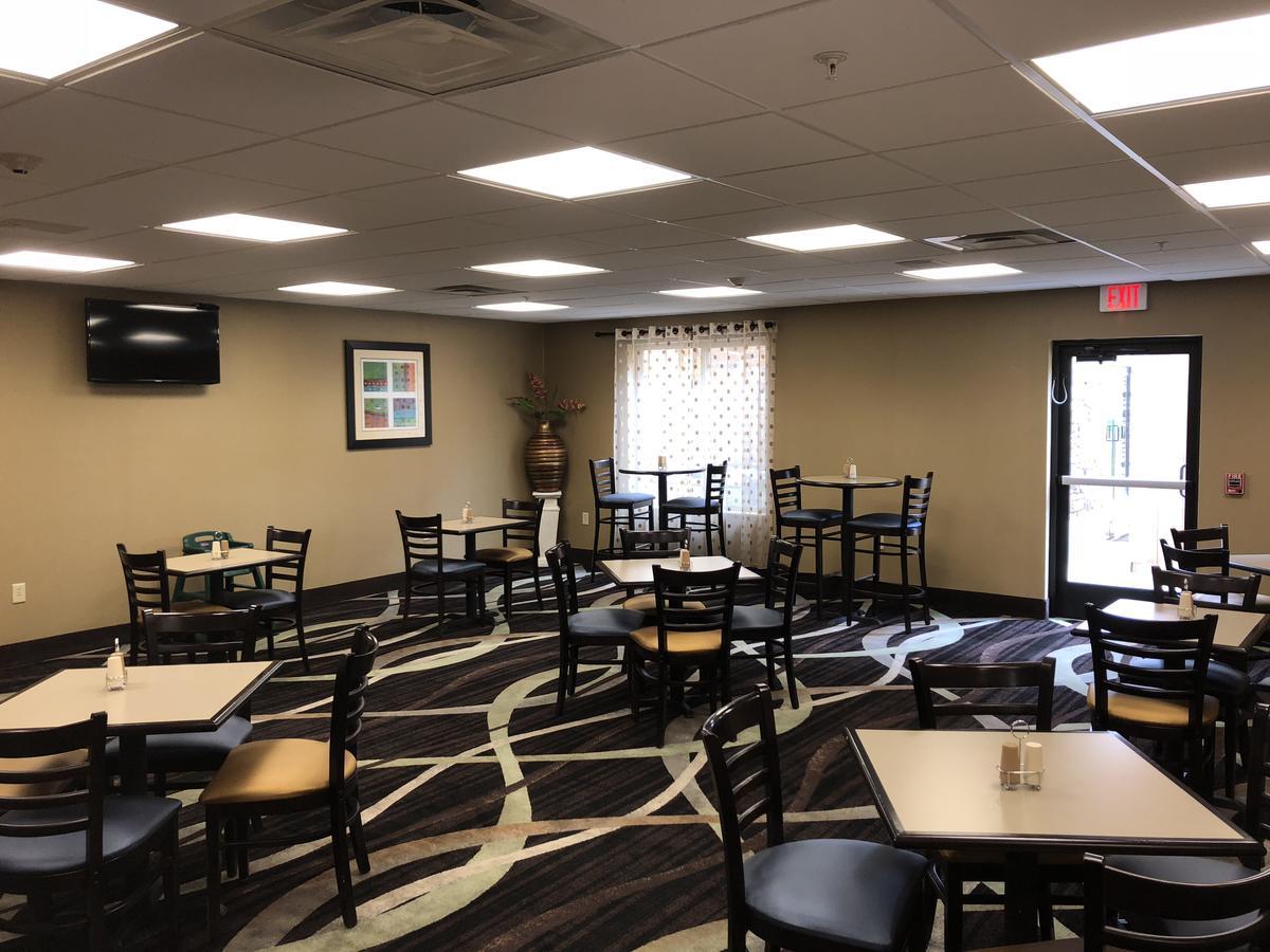 Countryview Inn & Suites Robinson Екстериор снимка