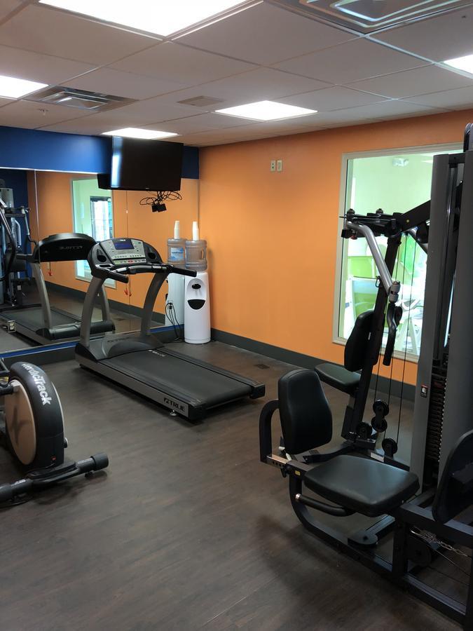 Countryview Inn & Suites Robinson Екстериор снимка