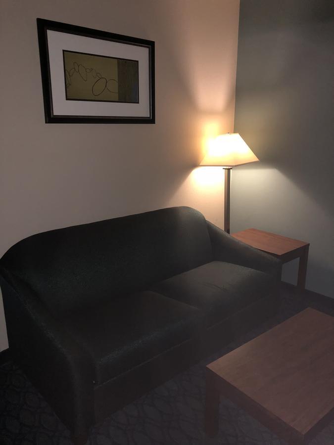 Countryview Inn & Suites Robinson Екстериор снимка