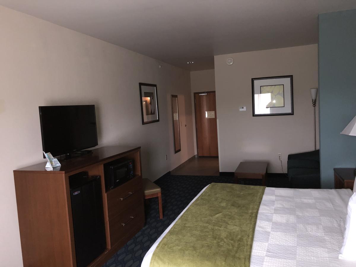 Countryview Inn & Suites Robinson Екстериор снимка