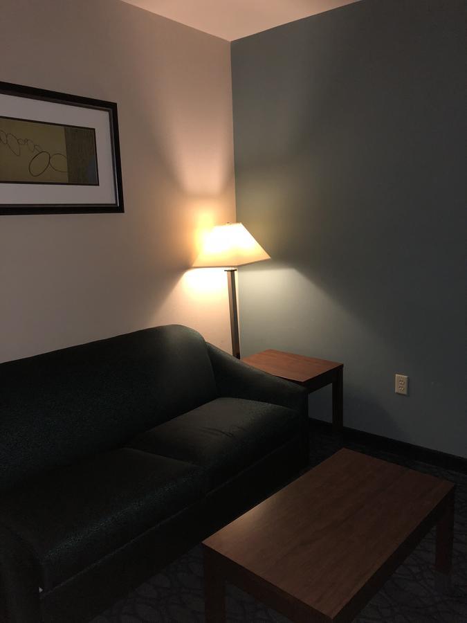 Countryview Inn & Suites Robinson Екстериор снимка