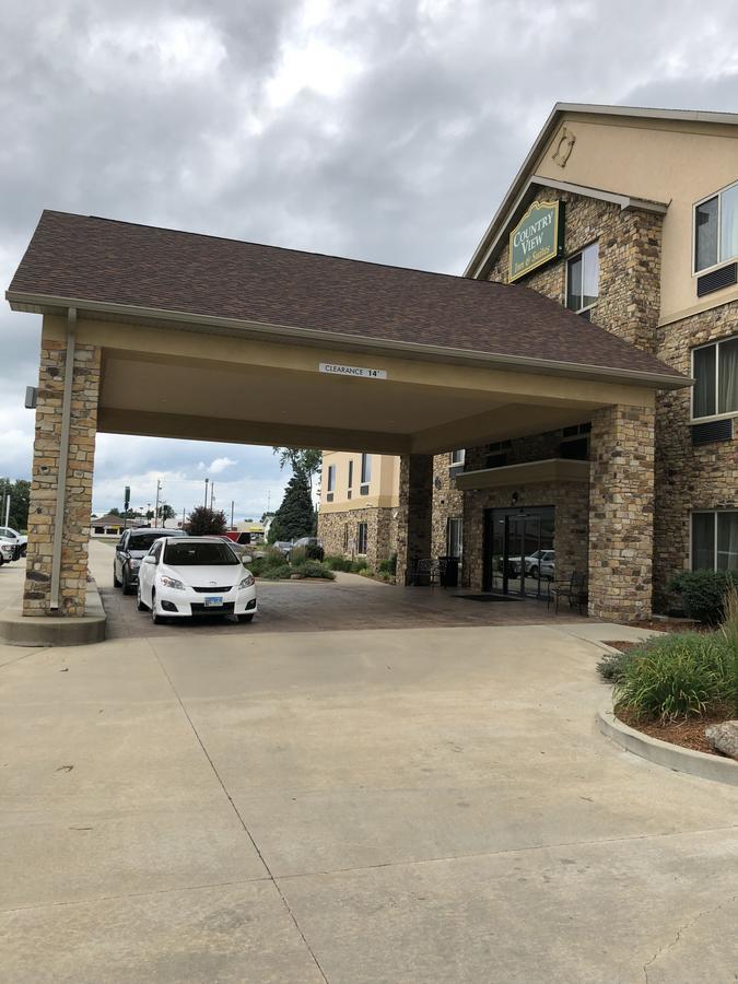 Countryview Inn & Suites Robinson Екстериор снимка