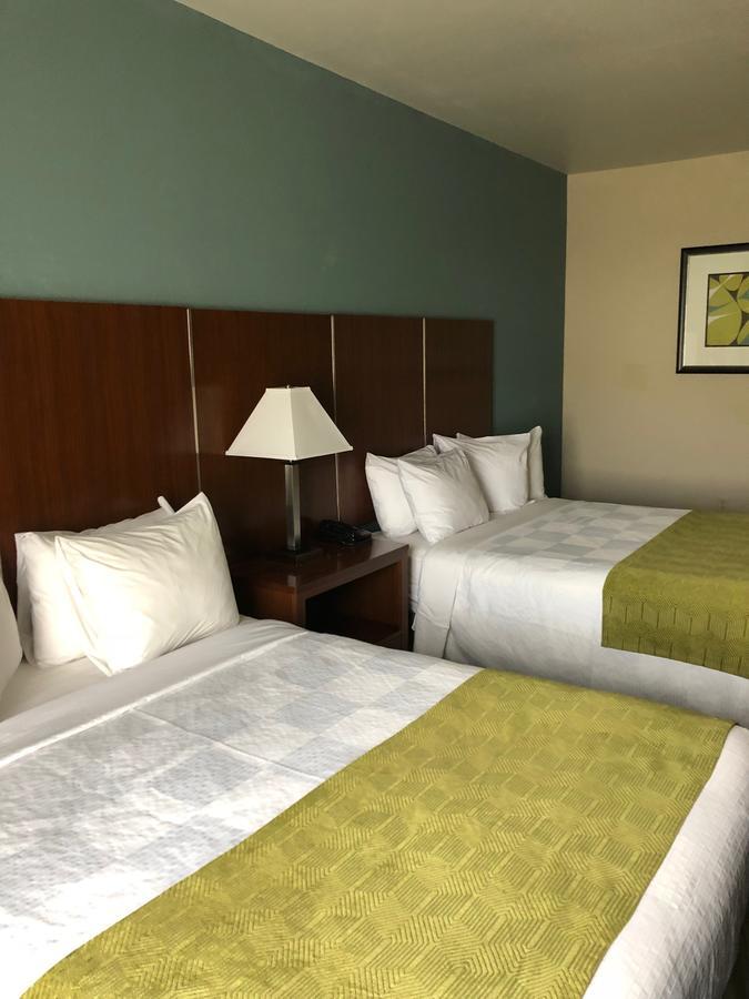 Countryview Inn & Suites Robinson Екстериор снимка
