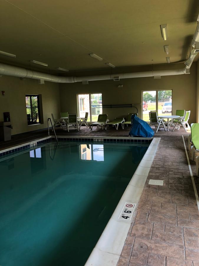 Countryview Inn & Suites Robinson Екстериор снимка