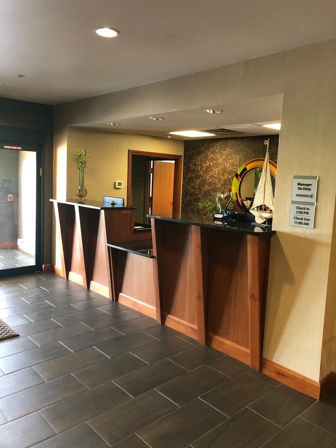 Countryview Inn & Suites Robinson Екстериор снимка