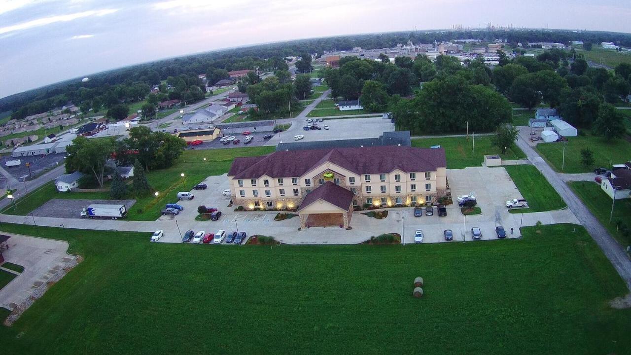 Countryview Inn & Suites Robinson Екстериор снимка